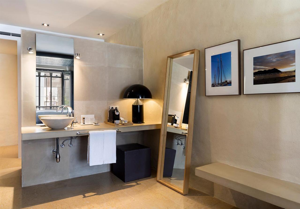 Eme Catedral Mercer Hotel Севилья Экстерьер фото Bathroom