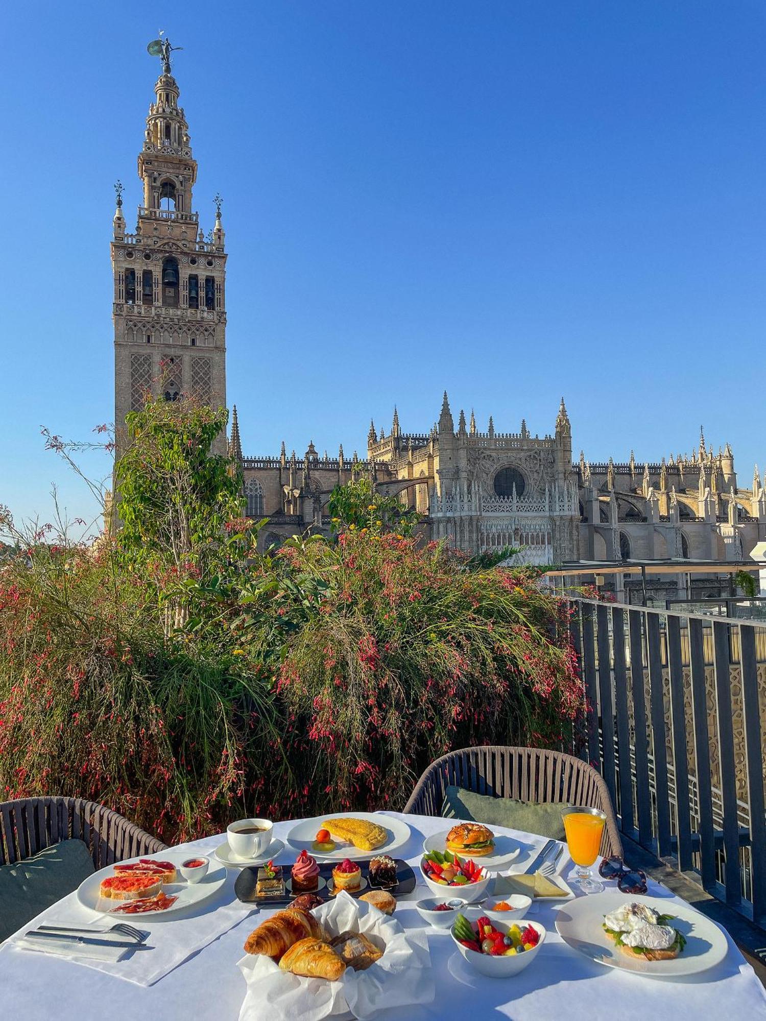 Eme Catedral Mercer Hotel Севилья Экстерьер фото The University of Seville