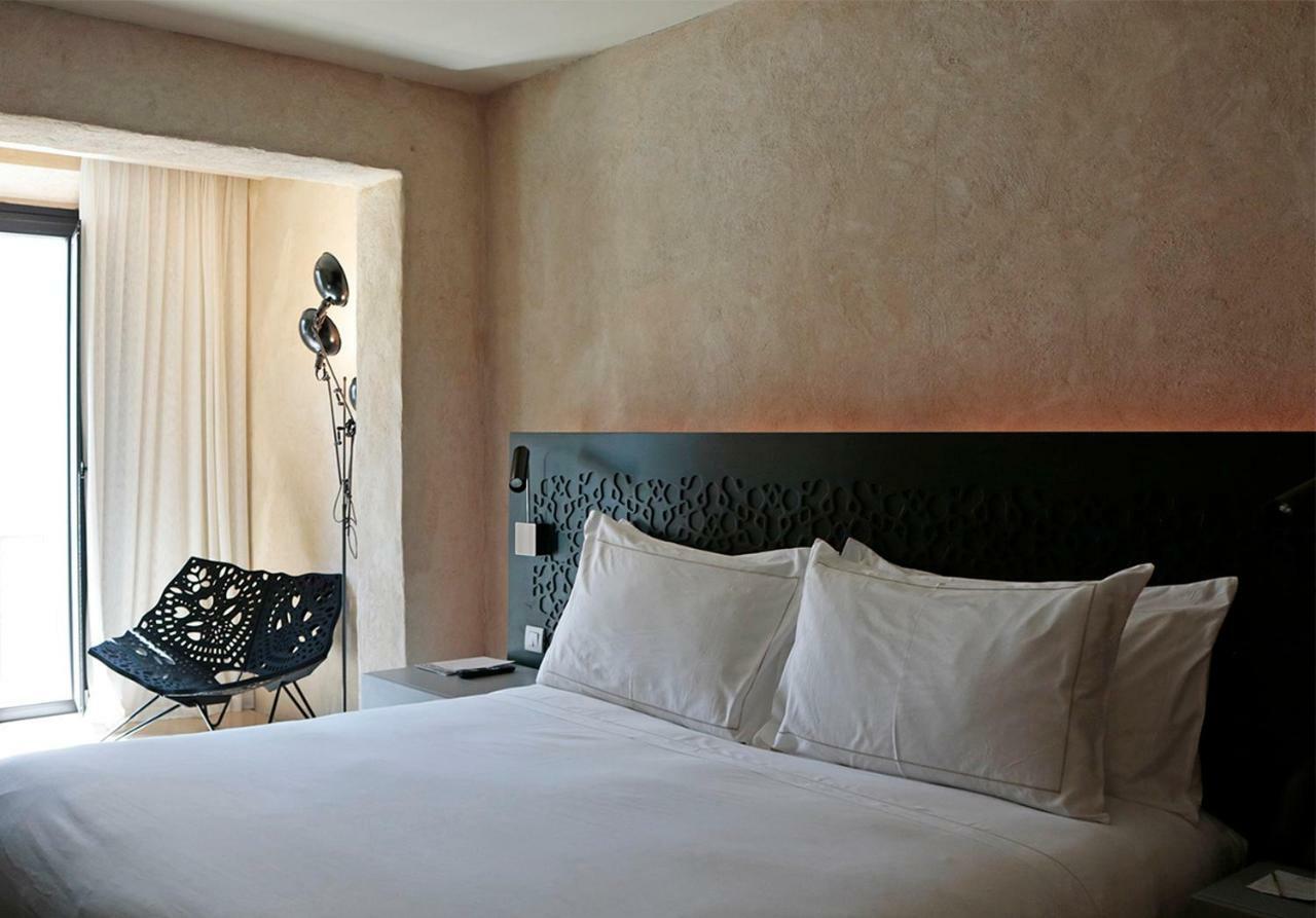 Eme Catedral Mercer Hotel Севилья Экстерьер фото A room at the hotel